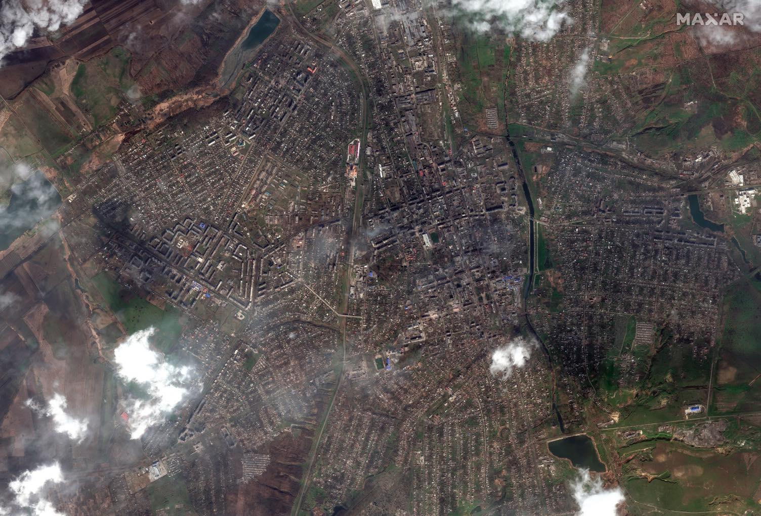 руйнування Бахмута на супутникових знімках Maxar 1