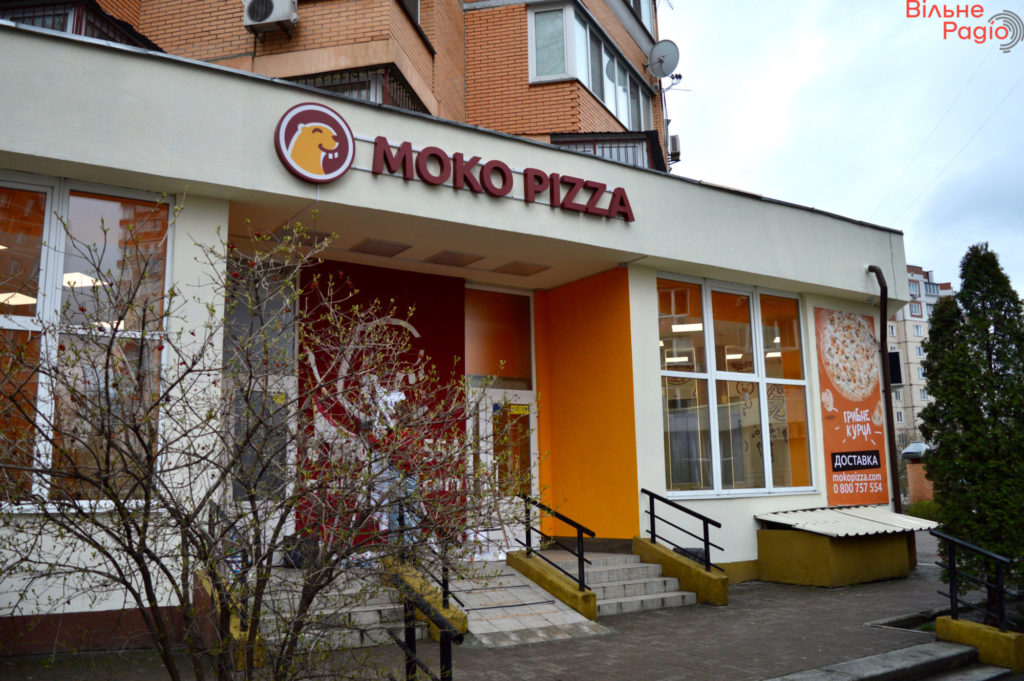 Східна піца у Києві: як працює мережа, яка пекла по 1500 благодійних піц на Донеччині, і витримує тісто по 3 дні (репортаж)
