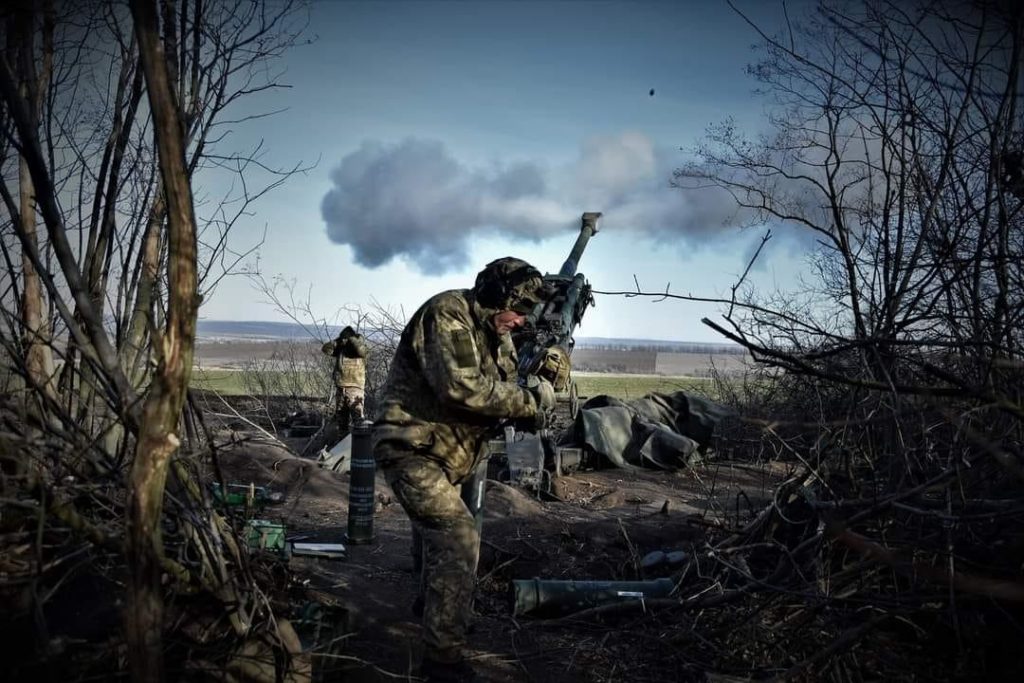 Оборона Бахмута: артиллерия ВСУ преобладает точностью над российской, оккупанты наступали вблизи Богдановки и Часов Яра
