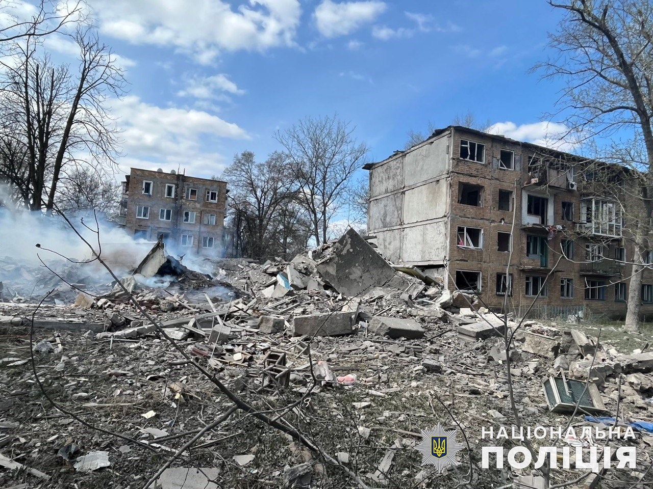Ранены пятеро гражданских: за сутки россияне повредили более двух десятков домов на Донетчине (ФОТО, СВОДКА) 2