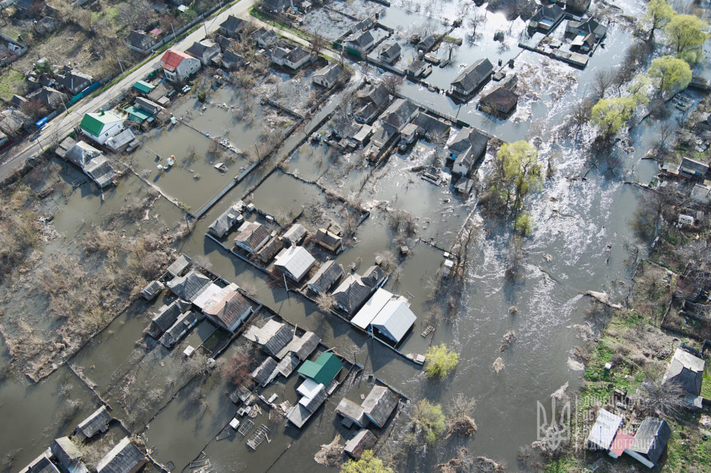Жители затопленных домов в Краматорске уже могут подать заявление на получение помощи: какие документы нужны