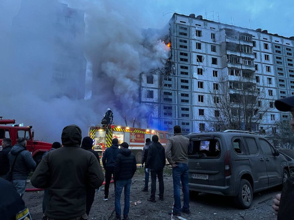 Погибли по меньшей мере 12 человек: ночью 28 апреля Россия снова массированно ударила по Украине (ФОТО, ВИДЕО, ОБНОВЛЕНО)