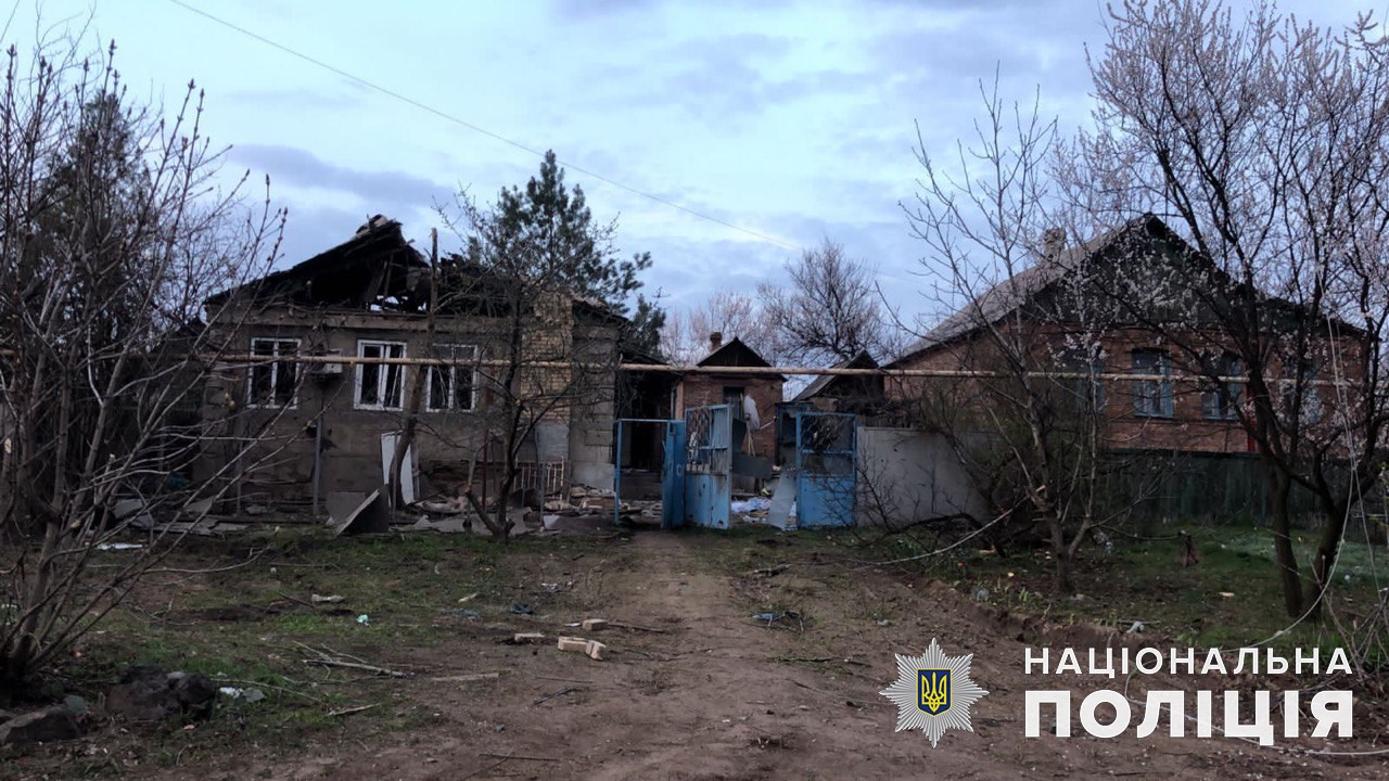 Ранены пятеро гражданских: за сутки россияне повредили более двух десятков домов на Донетчине (ФОТО, СВОДКА) 5