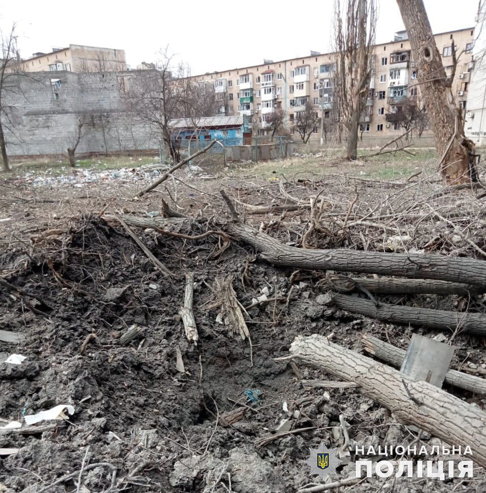 Доба на Донеччині: окупанти вбили п’ятьох цивільних, зруйнували ще одну школу, кінотеатр та кілька будинків 1
