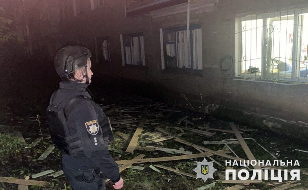 У Дружківці росіяни влучили у відділок поліції, поранили трьох правоохоронців (ФОТО)