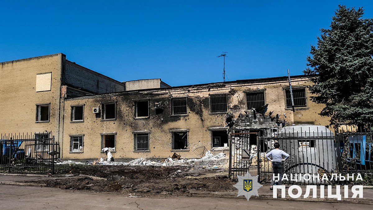 Полицейский участок в Дружковке после обстрела