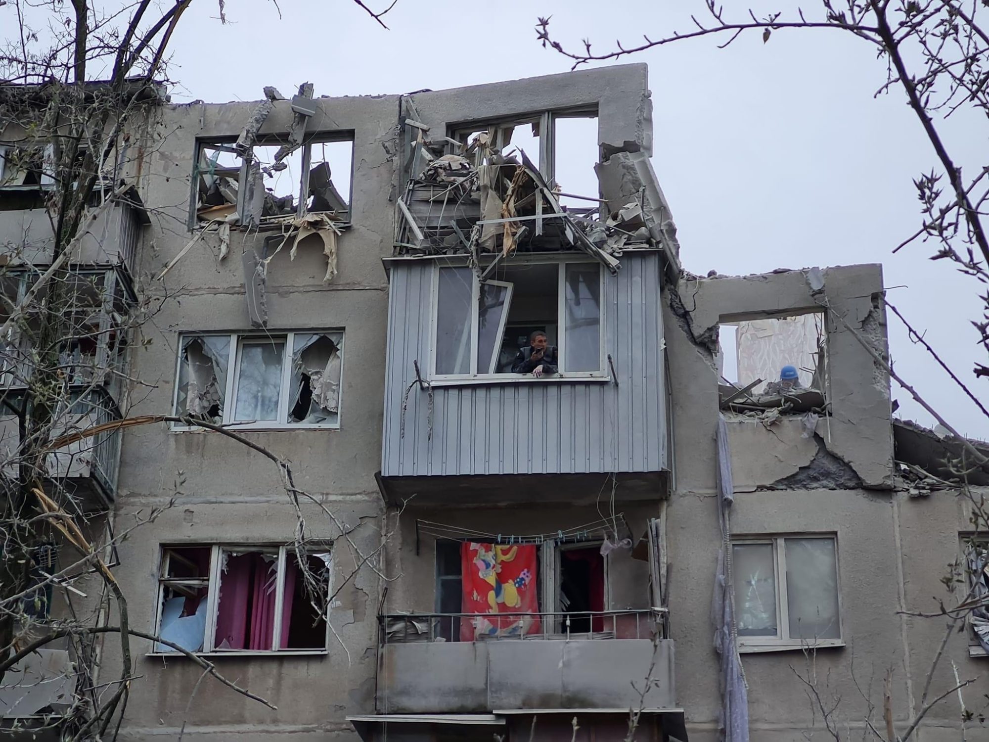 Погибли 8 гражданских, среди них ребенок: россияне массированно обстреляли Славянск (ФОТО) 5