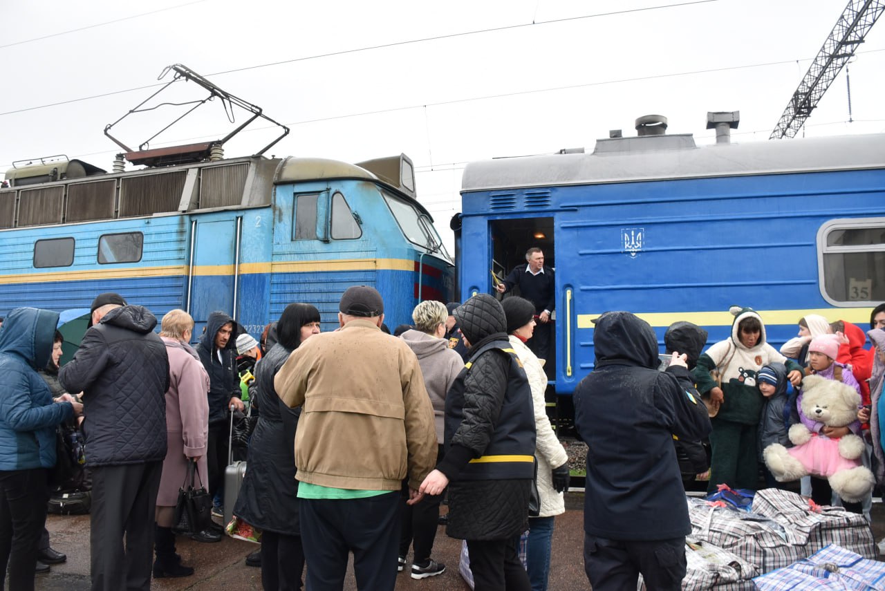 На Житомирщину прибыл первый эвакуационный рейс с жителями Донетчины (ФОТО) 1