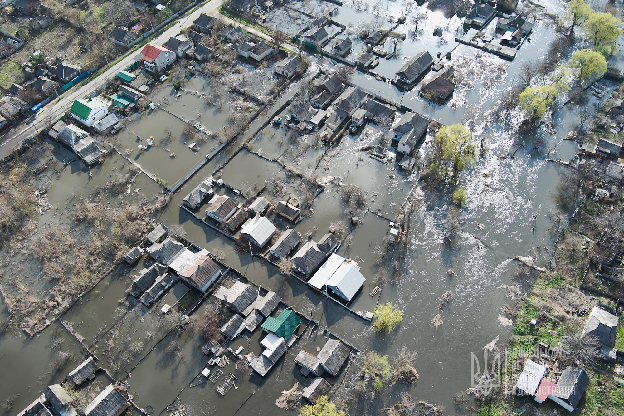 Из-за прорыва дамбы под Краматорском затопило около 260 домов на 30 улицах, — глава области (ФОТО) 2