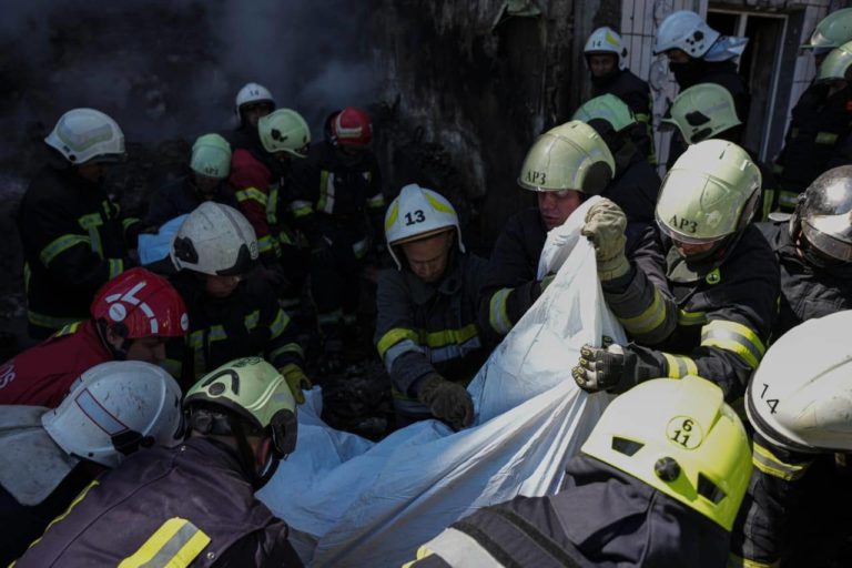 В Умані завершили розбір завалів: знайшли 23 загиблих, серед них 6 дітей, врятовані 17 людей, —  МВС (ОНОВЛЕНО)