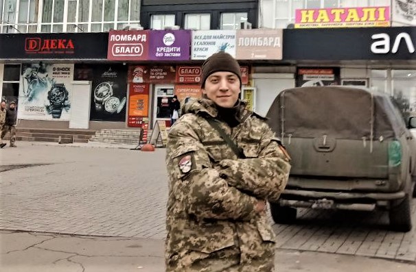 “Що вийде з того покоління?”: як 23-річний бахмутянин воює вже чверть життя та охороняє небо України (ФОТО)
