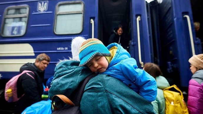 На Донеччині з 18 квітня стартує новий етап евакуації: мешканцям пропонують виїхати на Житомирщину