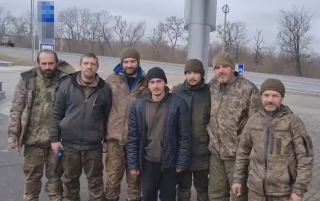 Из российского плена вернули еще 12 украинцев: 10 военных и 2 гражданских (ФОТО, ВИДЕО)