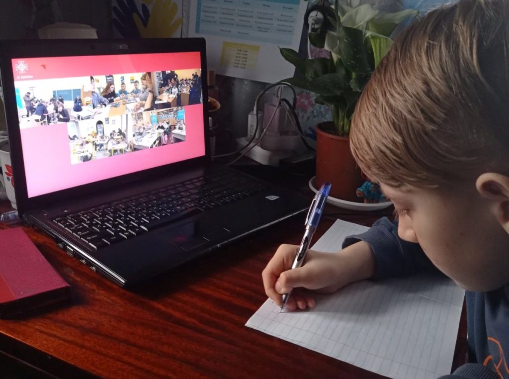 Для учеников Донетчины откроют образовательные локации в гуманитарных хабах: такие уже работают в Днепре и Киеве