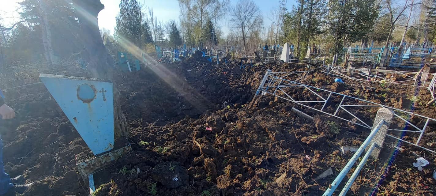 росіяни обстріляли кладовище у Краматорську
