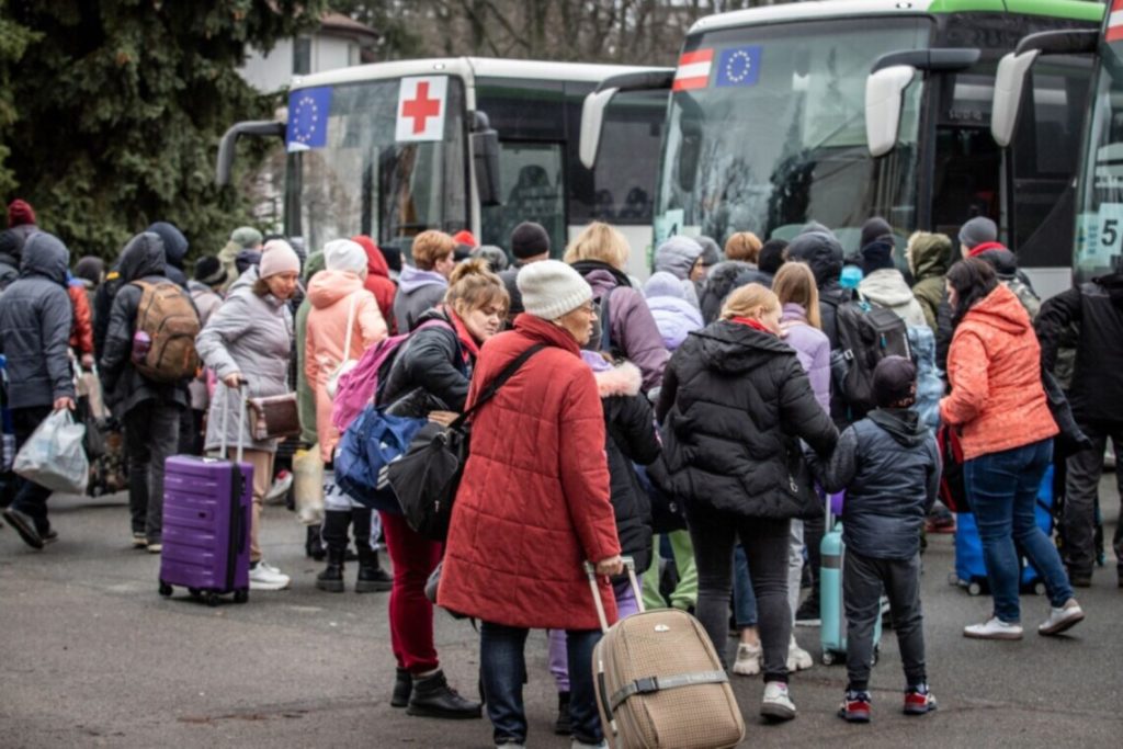Від початку обов’язкової евакуації з Донеччини виїхали понад 70 тисяч людей