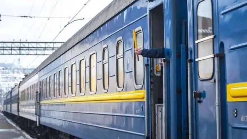 Поезд Покровск — Львов будет курсировать через Павлоград с 10 июня