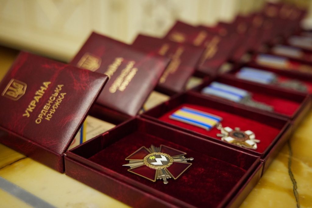 121 бійця ЗСУ Президент України посмертно нагородив орденами (імена)