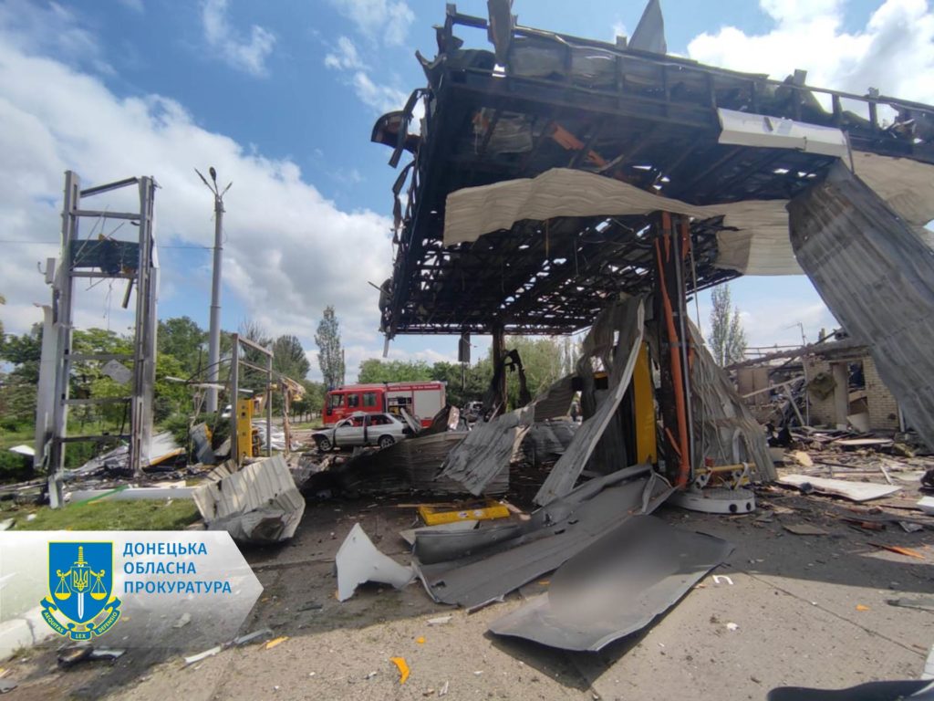 Оккупанты ударили из авиации по Торецку: погибли двое мужчин, еще восемь человек ранены (ОБНОВЛЕНО)