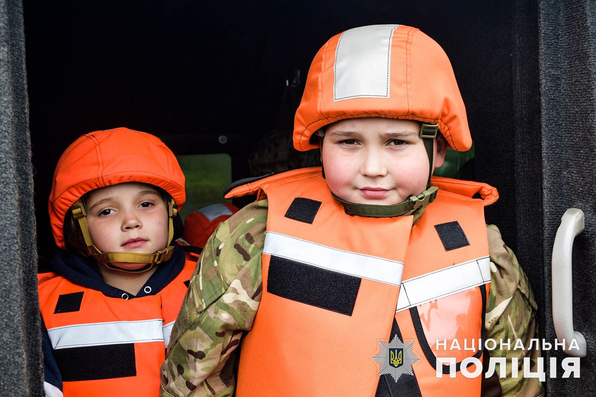 З Ямполя евакуювали родину з п'ятьма дітьми, чий батько загинув від обстрілу