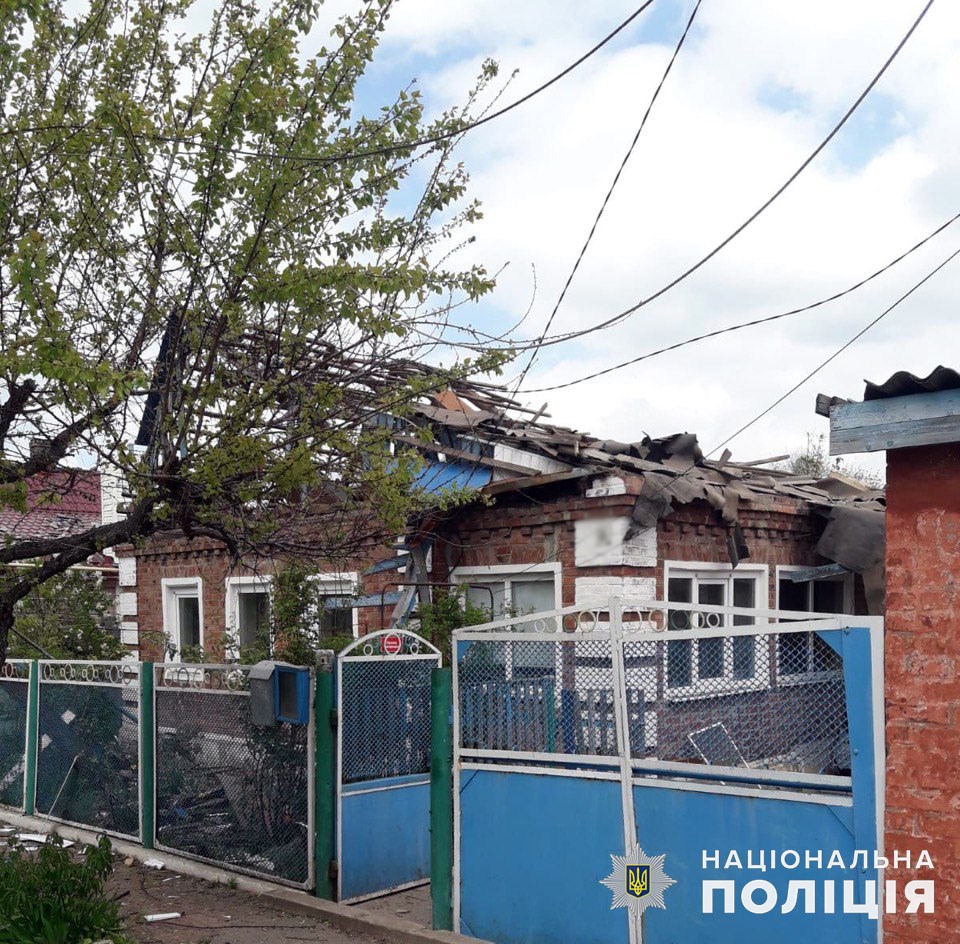 Сутки в Донецкой области: россияне ранили пятерых гражданских, повредили более 30 домов и дом престарелых (ФОТО) 3