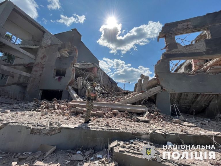 У Тетянівці ексгумували тіло дитини, а в Костянтинівці загинув цивільний: як минула доба на Донеччині (ЗВЕДЕННЯ)