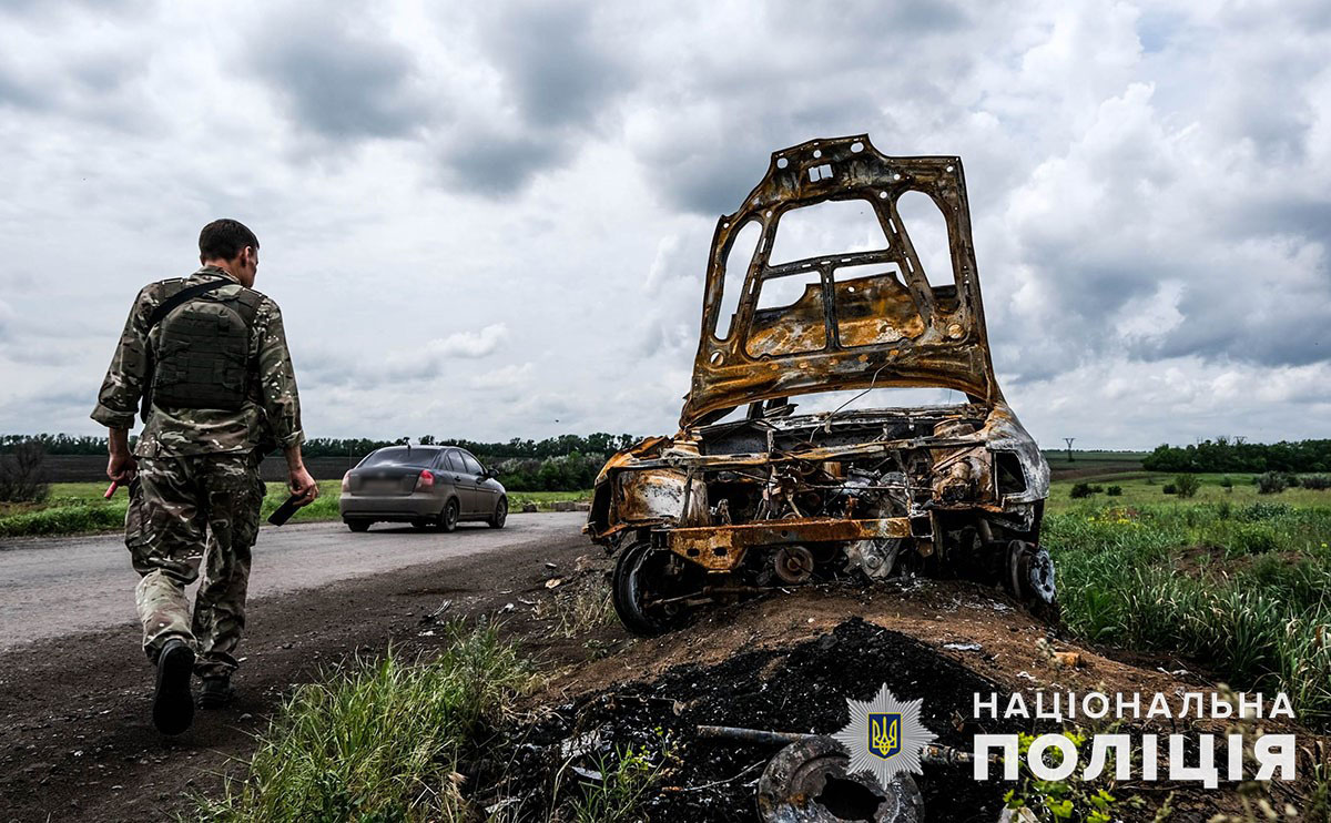 Изображение к публикации«Белые ангелы» эвакуировали из-под Марьинки несколько человек: среди них едва не погибший от обстрелов подросток (ФОТО, ВИДЕО)