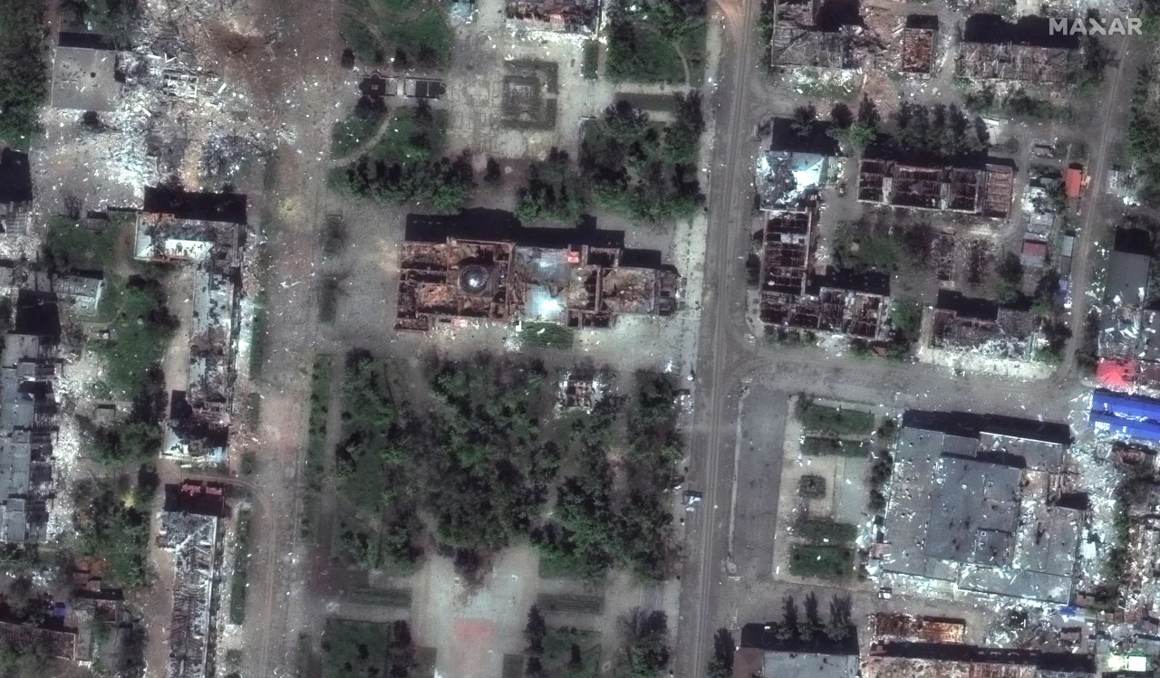 Выжженные парки и разрушенные целые районы: как выглядит Бахмут из космоса в мае 2023-го (ФОТО) 8