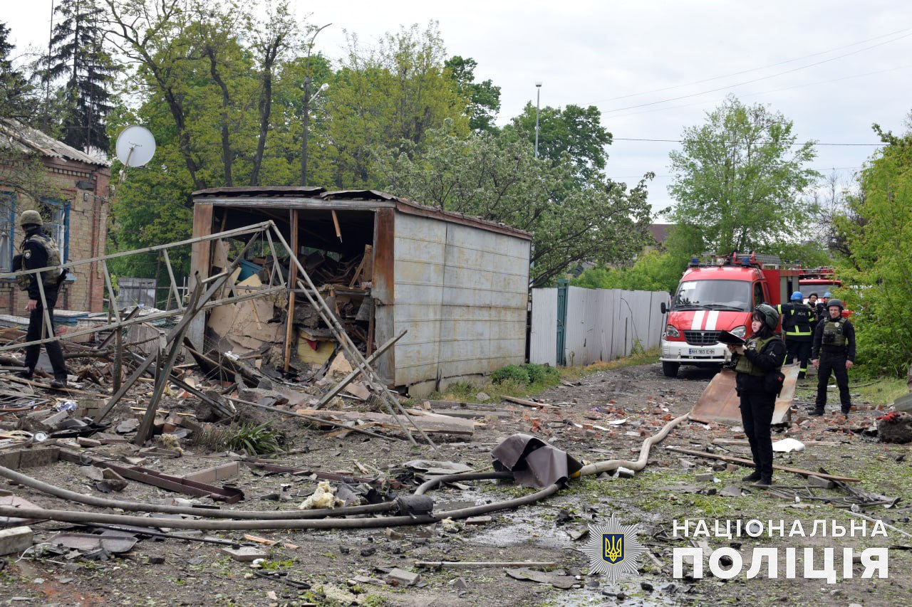 Вранці росіяни ракетами обстріляли Слов’янськ, місцева жінка отримала смертельні поранення (ФОТО) 3