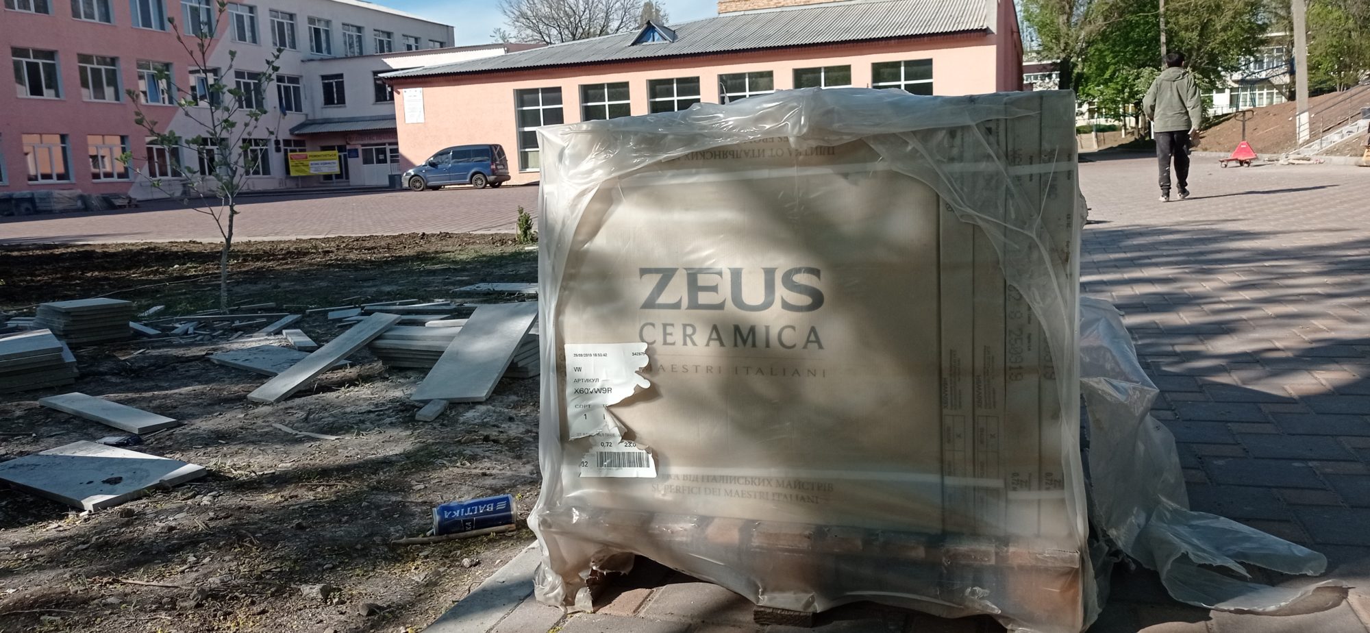 Продукція Zeus Ceramica на ремонті 18 школи в Бахмуті