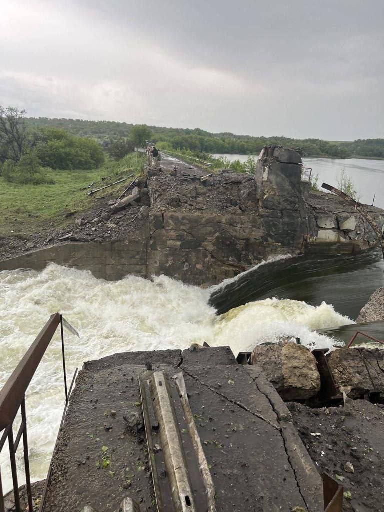Плотину Карловского водохранилища разрушили обстрелами, под угрозой затопления поселки Покровской громады 1