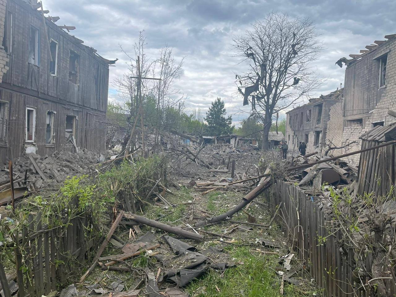 Зруйновані будинки у Торецьку