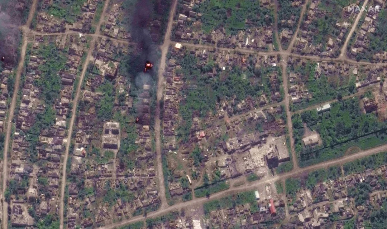 Выжженные парки и разрушенные целые районы: как выглядит Бахмут из космоса в мае 2023-го (ФОТО) 10