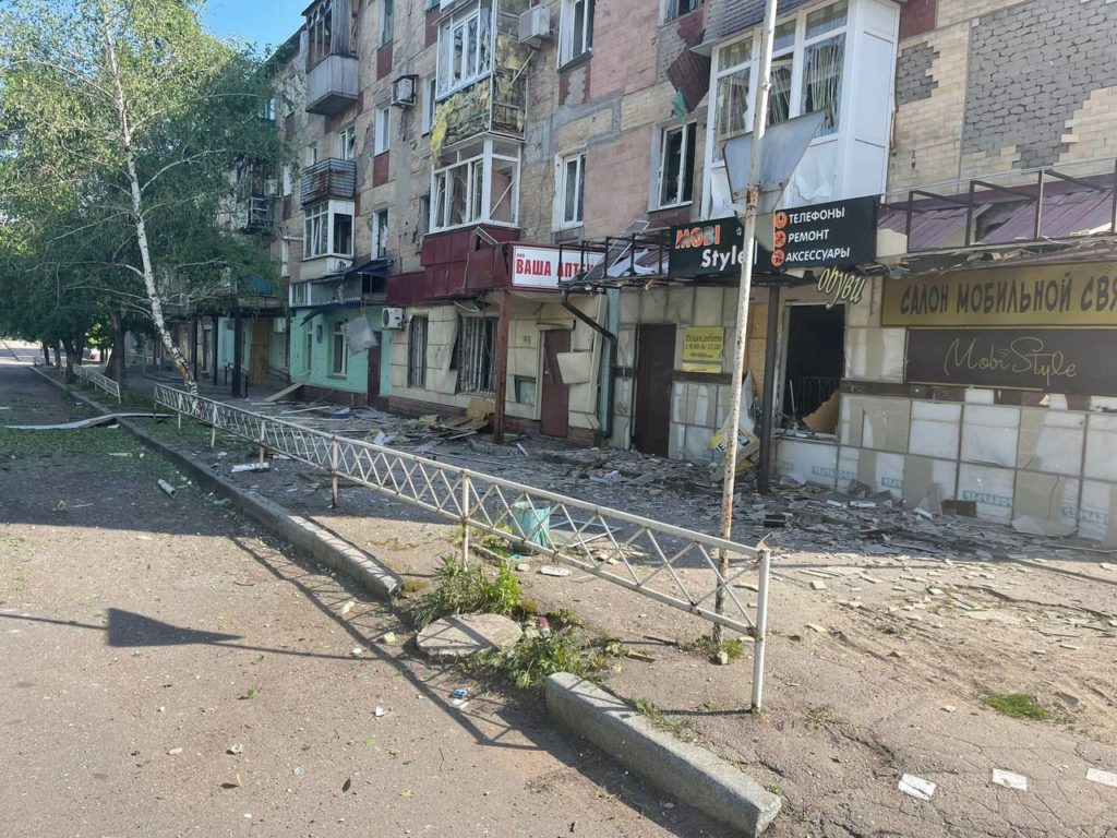 У Торецьку росіяни обстріляли житлові квартали, поранені мінімум 5 жителів, серед них двоє дітей, — директор лікарні (ФОТО)