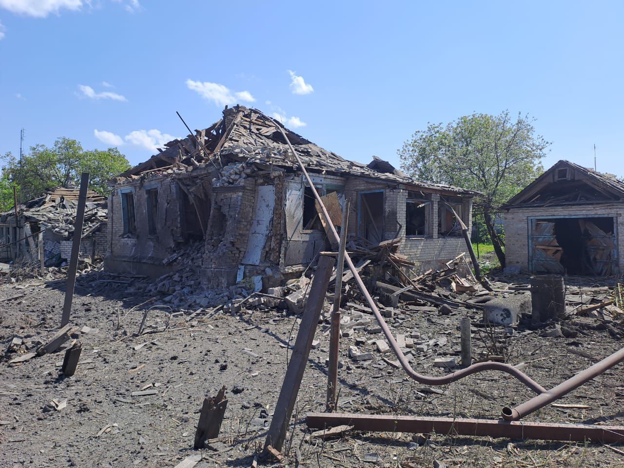 Пошкоджені будинки на Донеччині