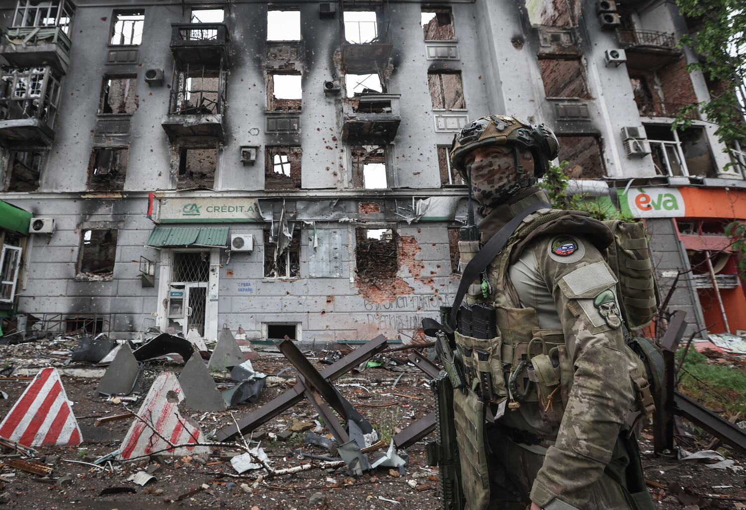 Ни одного уцелевшего дома: россияне опубликовали фото разрушенного ими Бахмута 5