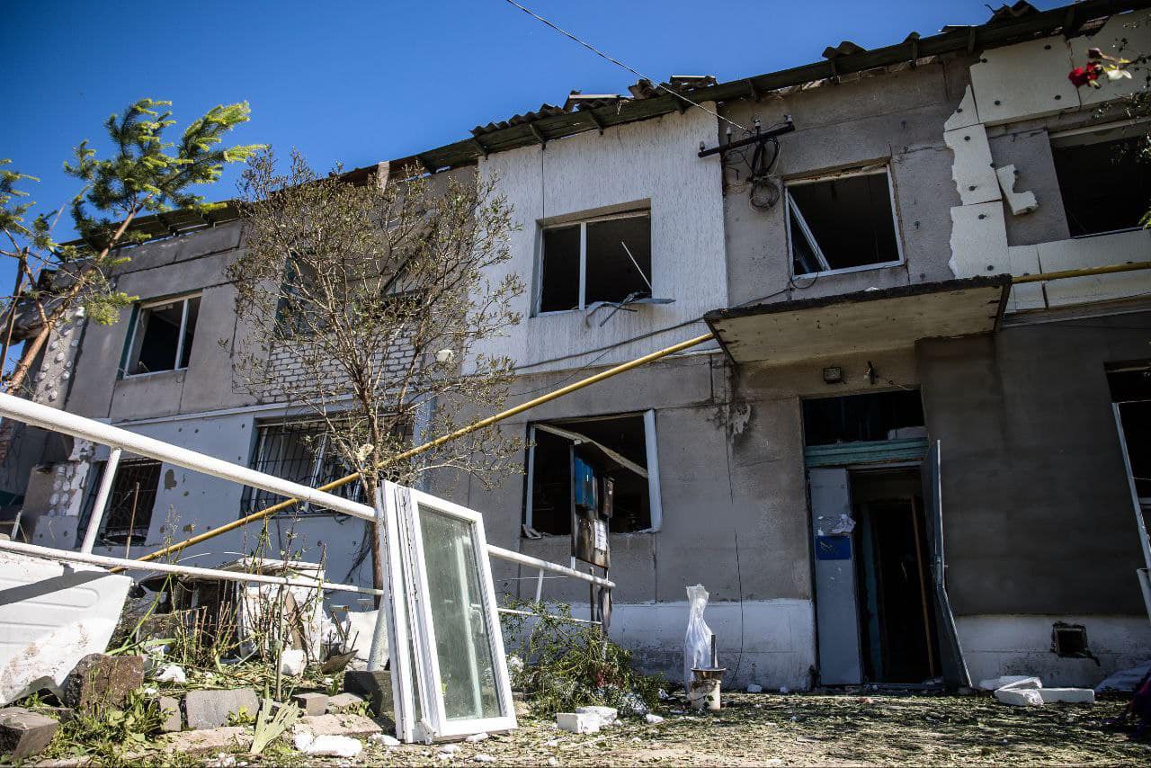 Обстріляний росіянами будинок у передмісті Дніпра