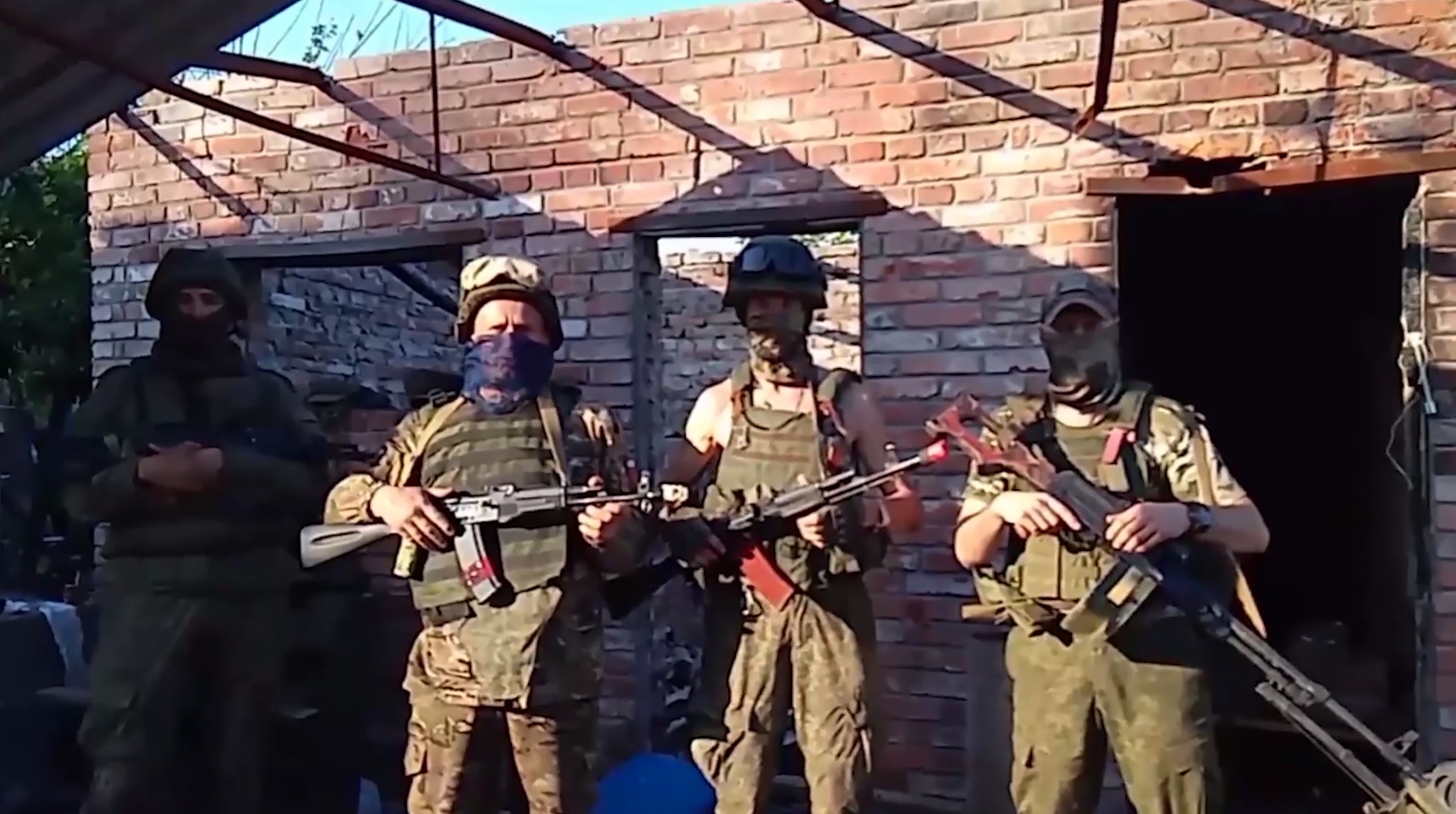 Видео с оккупантами, которое якобы сняли 6 июня в Берховке