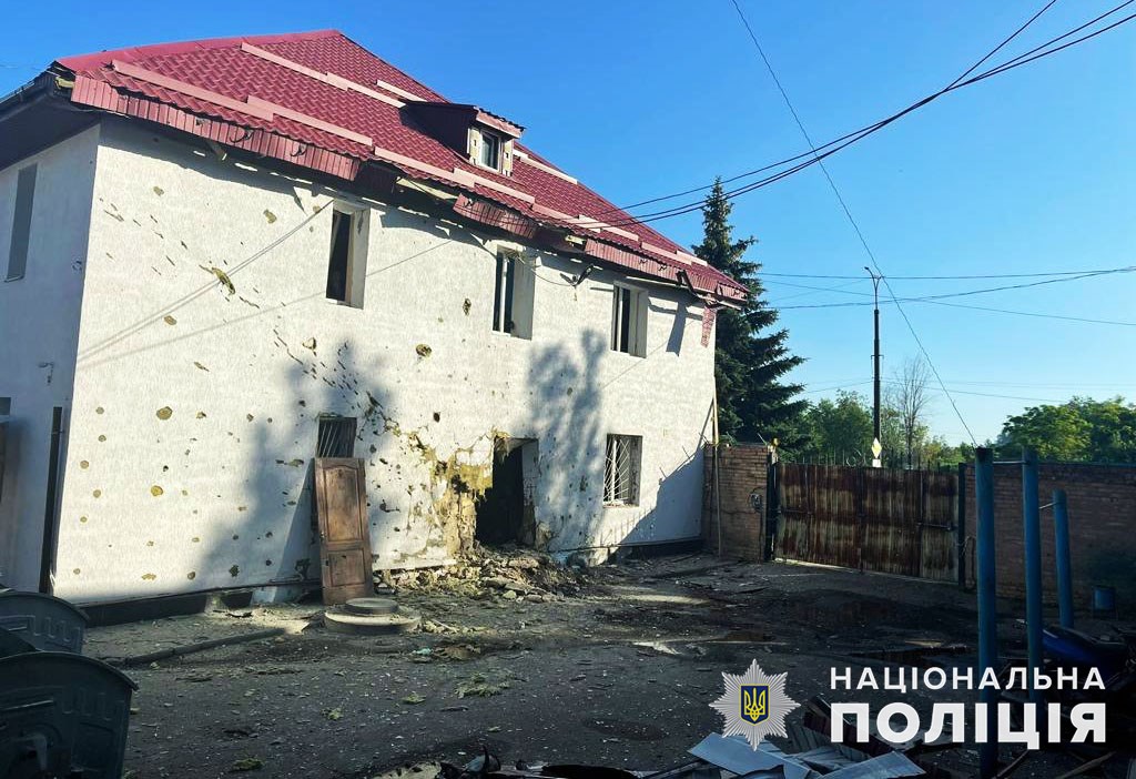 Загинули двоє, ще дванадцять — поранені: за добу від обстрілів росіян постраждав 31 населений пункт Донеччини (зведення) 11