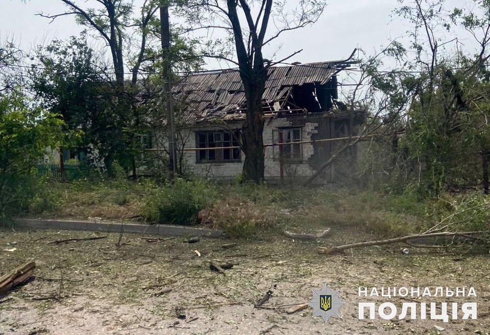 Частково зруйнований приватний будинок на Донеччині