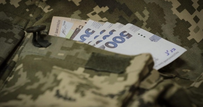 Верховна Рада ухвалила закон про доплати та відпустки військовим: що зміниться
