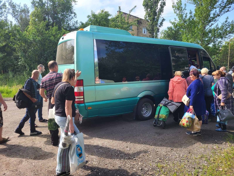 За неделю из Бахмутского района на Житомирщину эвакуировали 420 человек, среди них — 87 детей 2