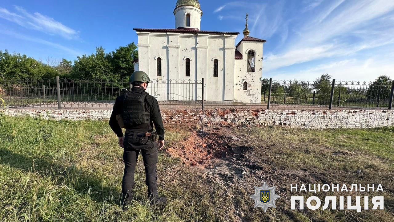 Доба на Донеччині: росіяни обстріляли нещодавно звільнене село Нескучне та вбили цивільного у Переїзному 2