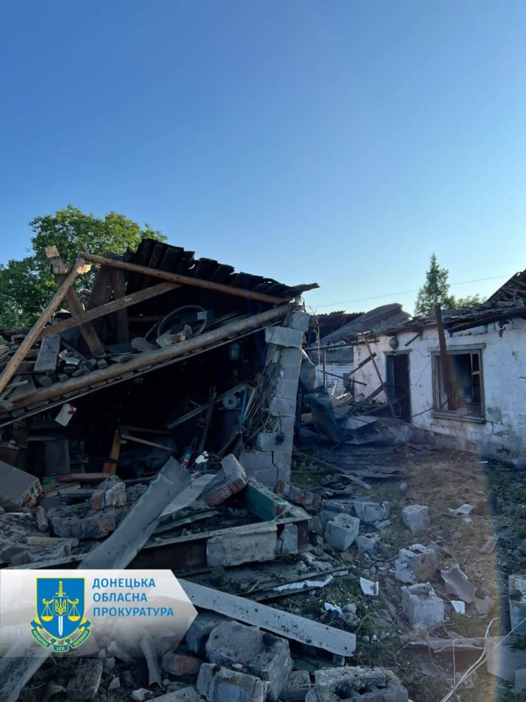 Вечером 21 июня россияне обстреляли Покровск: ранили пятерых гражданских, среди них — ребенок (ОБНОВЛЕНО, ФОТО) 1