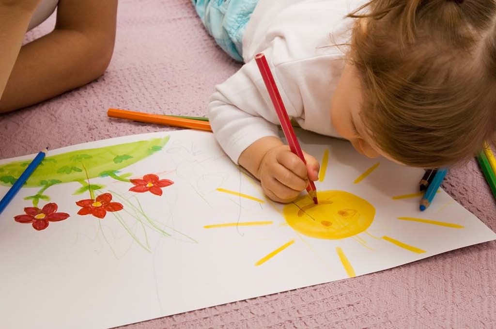 Юних українців запрошують взяти участь у конкурсі дитячих малюнків