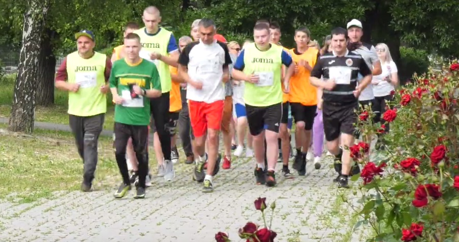 Жителі Мирнограда долучились до забігу в пам’ять про загиблих захисників України