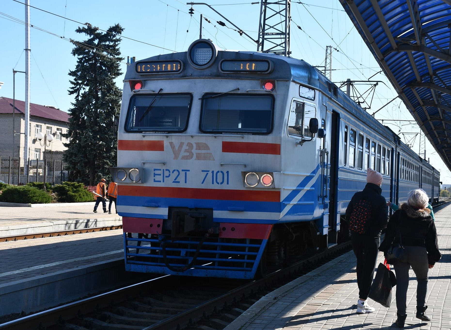 Укрзалізниця оновила графік руху деяких потягів зі Слов’янська та Краматорська