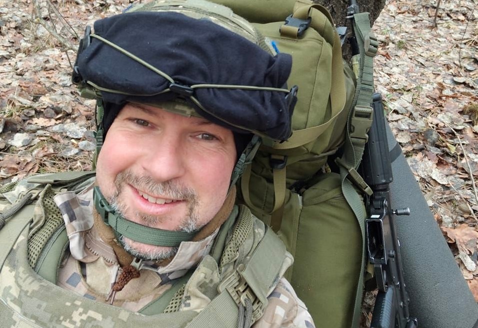Хвилина мовчання: вшануймо журналіста та військового Дмитра Рибакова, який загинув на фронті