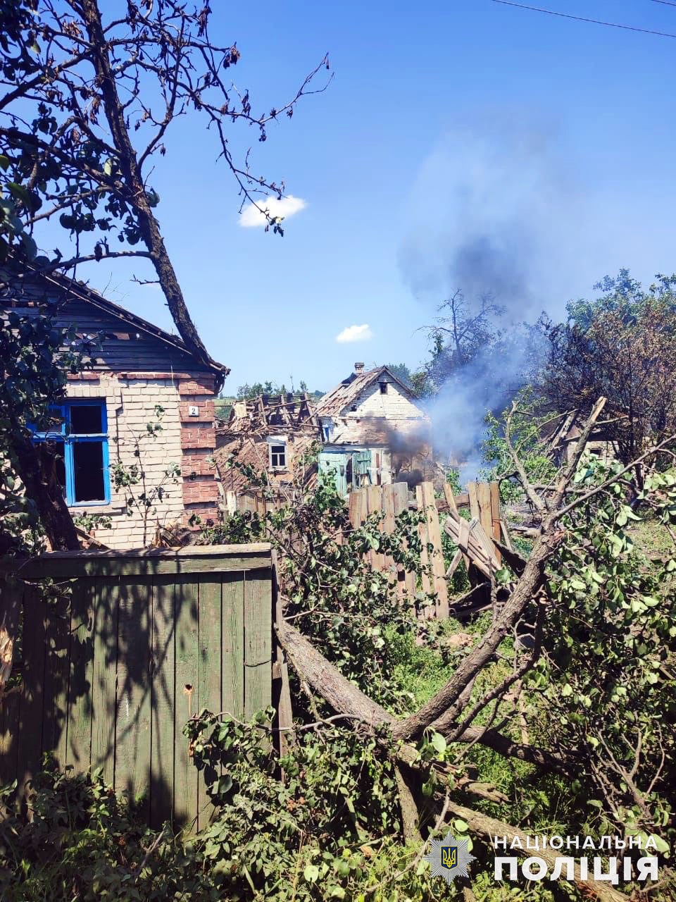 Жилой дом в Донецкой области занялся после обстрела россиян 3 июля