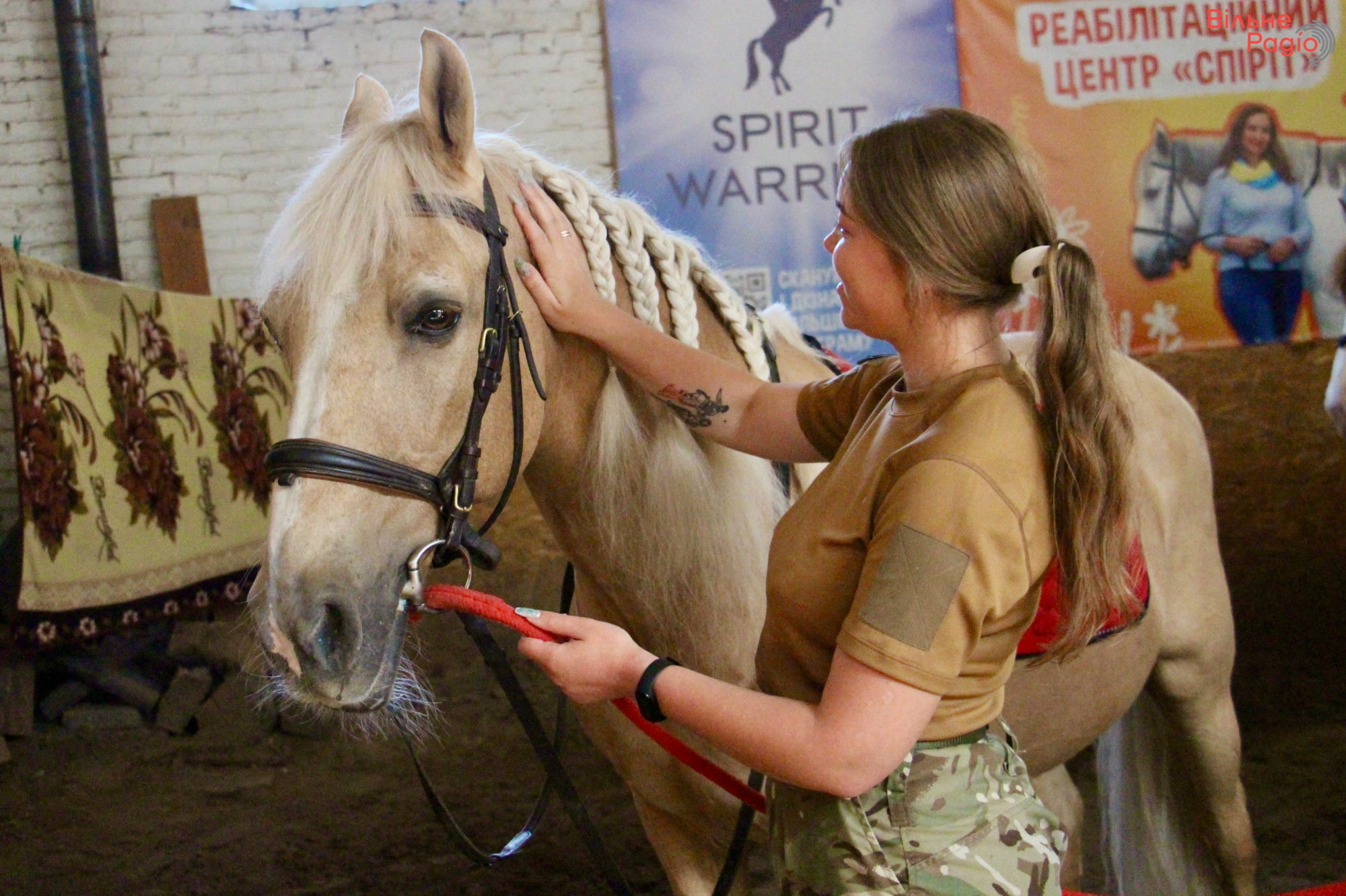 “Были парни, которые не разговаривали”: как в Киеве реабилитируют военных с помощью лошадей и какие результаты это дает (РЕПОРТАЖ) 13